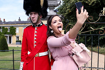 Brazzers Exxtra / Brazzers - Sofia Lee, Danny D Stroking The Guard's Post / 12.10.2019