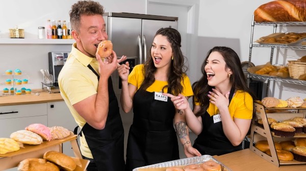 Brazzers /  - Maddy May, Lily Lou, Van Wylde Biz Up Front, Party In the Back / 20.5.2022