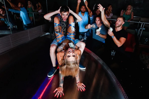 RK Prime / Realitykings - Bonnie Rotten rotten_experience_at_the_strip_club / 05.9.2018